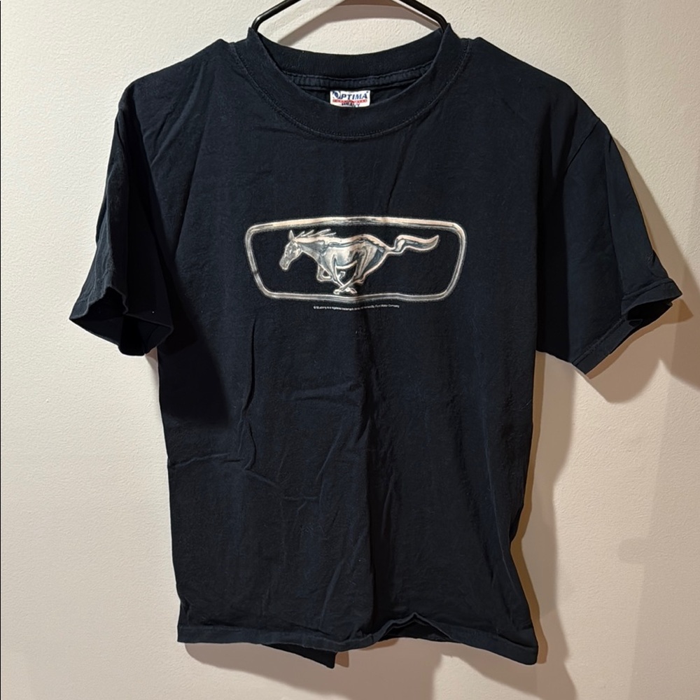 Men’s vintage ford mustang emblem T-Shirt